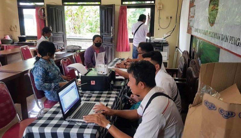 Warung Kelontong Bermunculan di Tabanan
